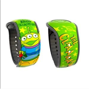 Alien magic band